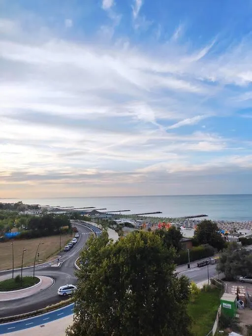 Appartamento Vintage Fronte Mare Misano Portoverde Misano Adriatico 0*,  Italia